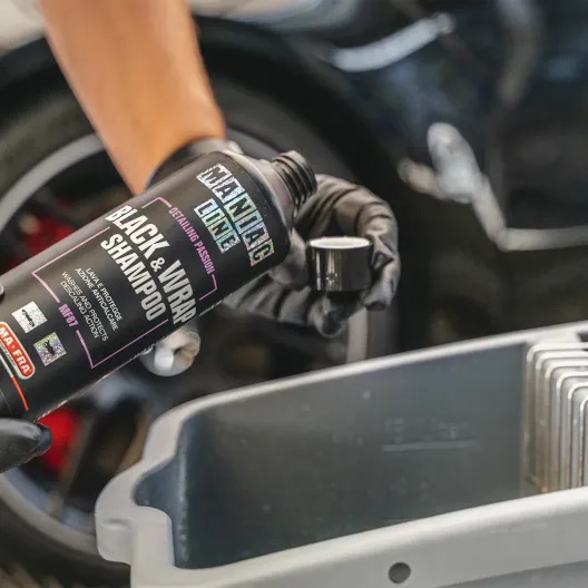Black & Wrap Shampoo MaFra