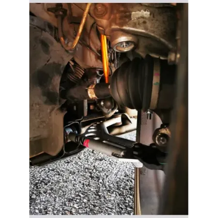 Kit trapezi anteriori su uniball DNA Racing per Alfa Romeo Giulietta