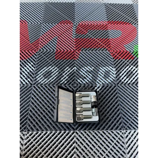 500 595 abarth anti-theft bolts M12 x 1.25 FOR 13 MM SPACERS