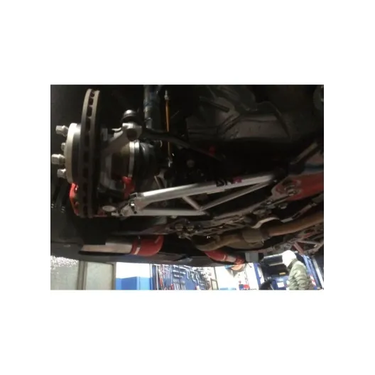 DNA Racing front sway bar tie rods on uniball