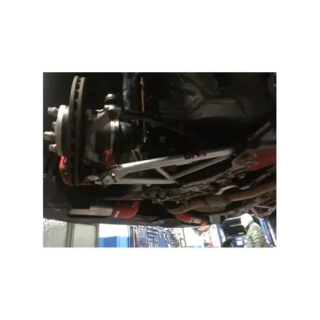 DNA Racing front sway bar tie rods on uniball
