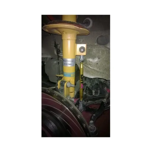 DNA Racing front sway bar tie rods on uniball