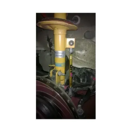 DNA Racing front sway bar tie rods on uniball