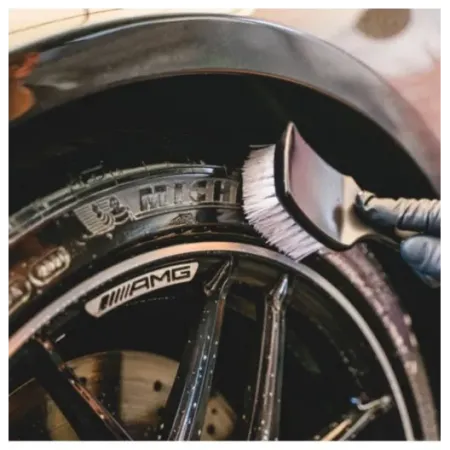 Wheel & Tyre Cleaner - Maniac Line For Car Detailing