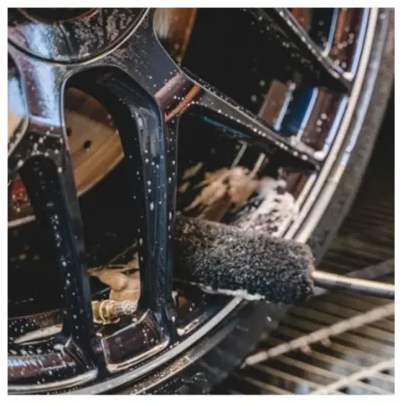 Wheel & Tyre Cleaner - Maniac Line For Car Detailing