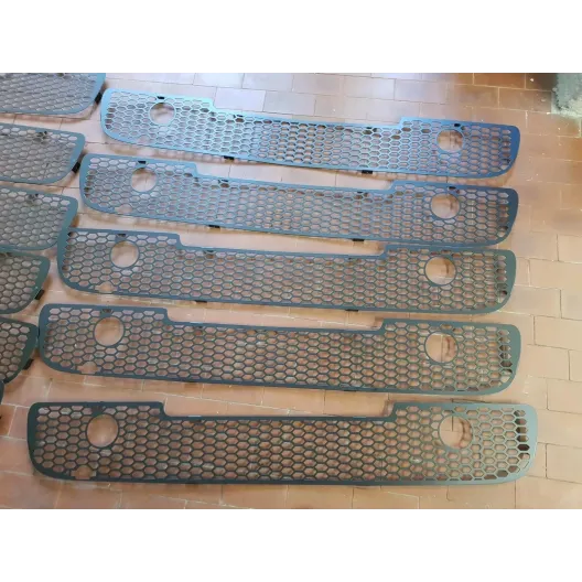 Griglia Fiat 500 ABARTH assetto corse Acciaio inox NERO OPACO CON GANCIO SABELT