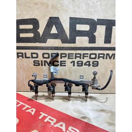 Bosch Abarth 330cc Euro 6 Complete Fuel Rail and Injector Assembly – Kit containing 4 injectors and fuel rail.